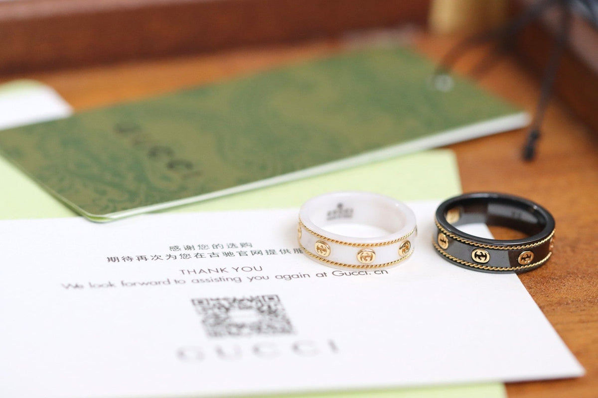 18K Double Gucci Interlocking Gucci Icon Black Corundum Ring
