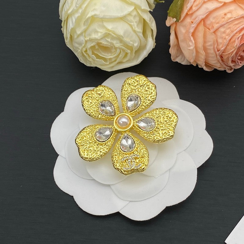 18K  Chanel Pearl Gold Brooch