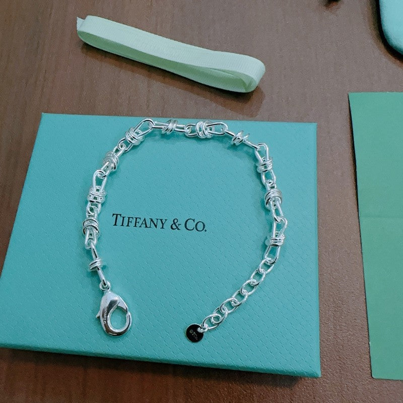 18K Return to Tiffany Lock Bracelet