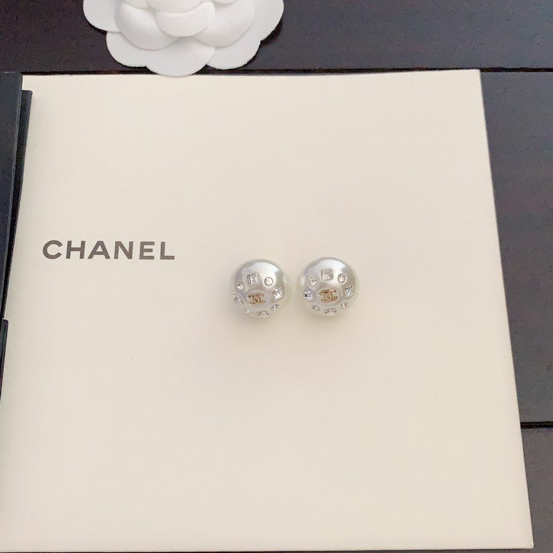 18K  Chanel Pearl Round Crystal Earrings
