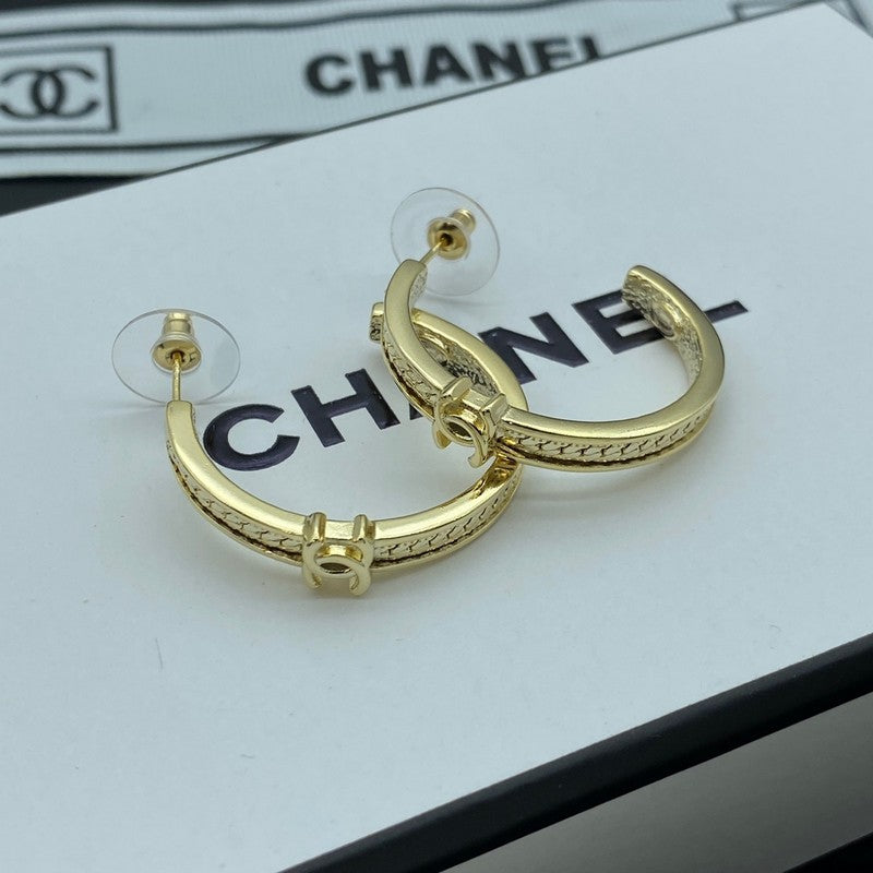 18K  Chanel Circle Zircon Earrings