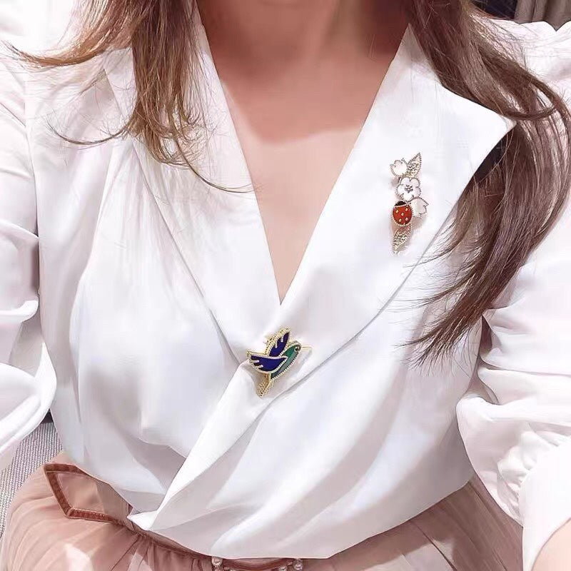 18K Lucky Spring Clip Brooch