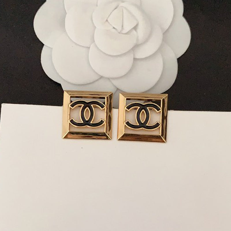 18K  Chanel Square Hollow Earrings