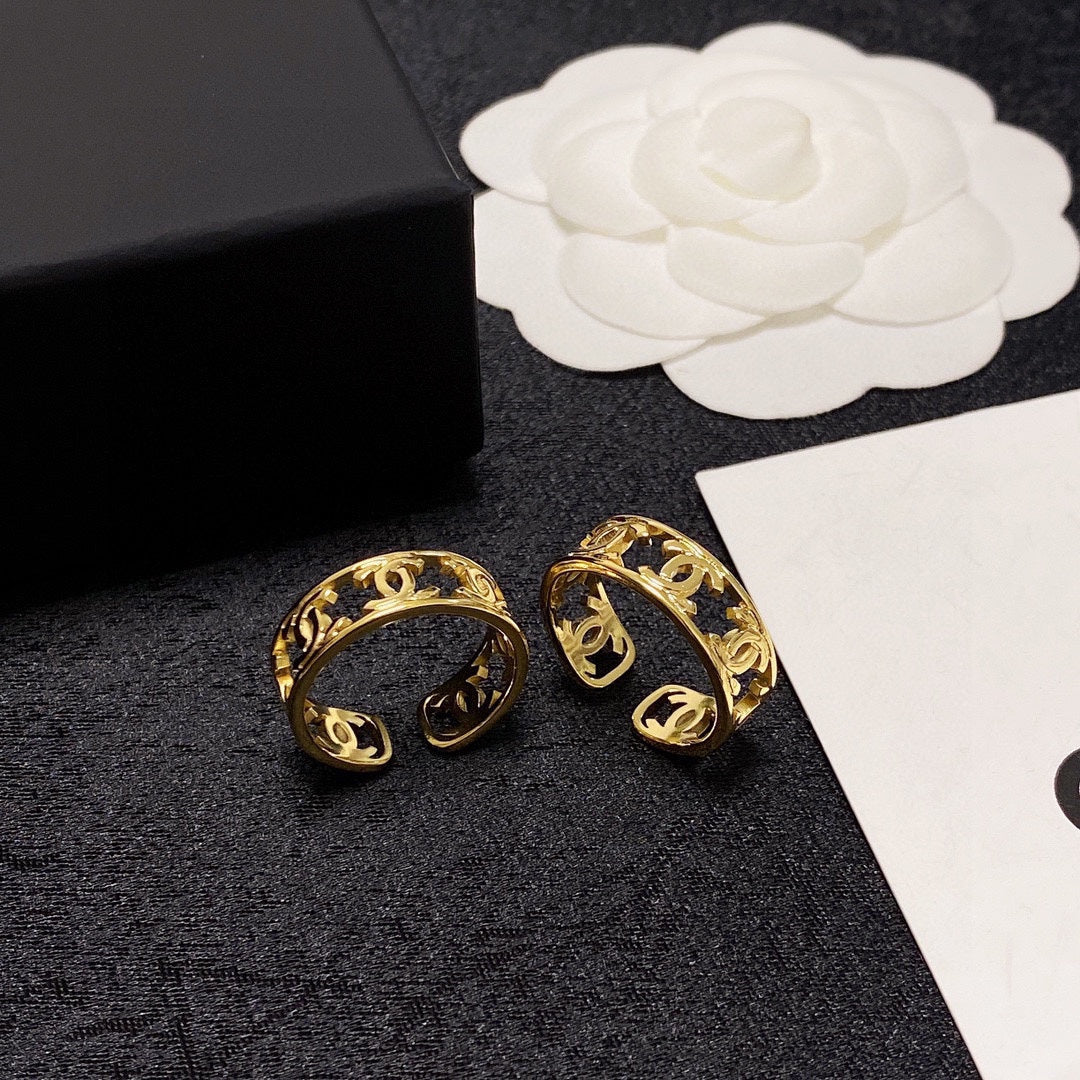18K  Chanel Vintage Openwork Ring