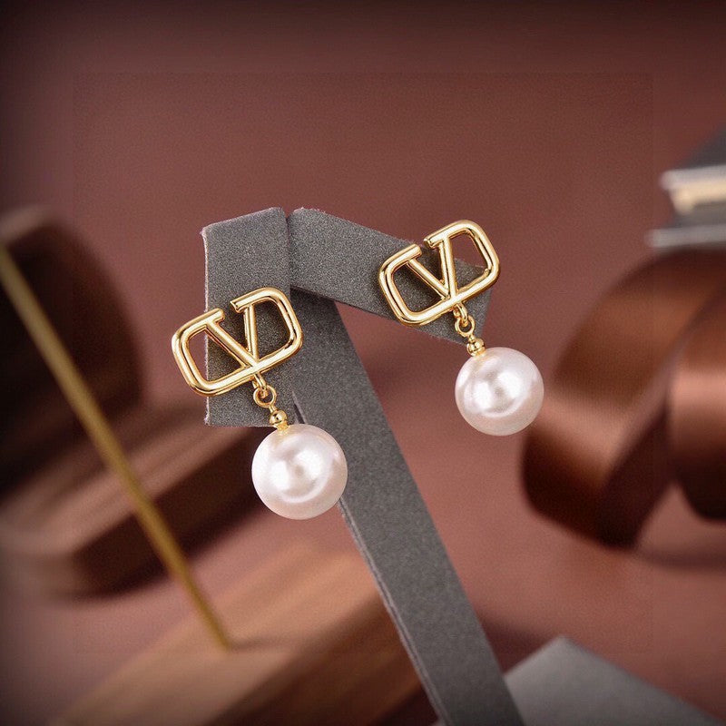 18K Valentino Pearl Earrings