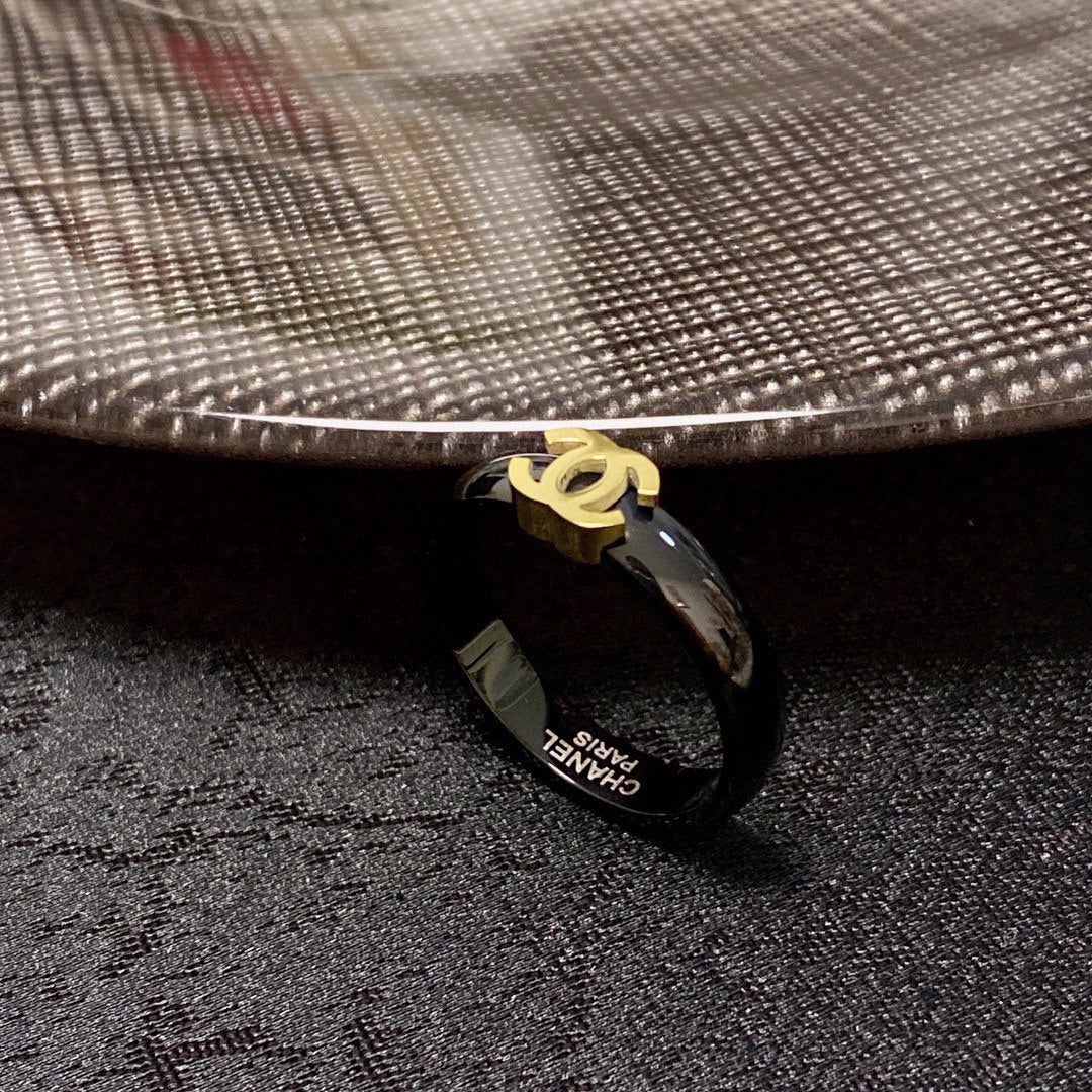 18K  Chanel Black Ring