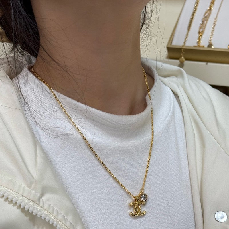 18K  Chanel 26P Diamond Gold Necklace