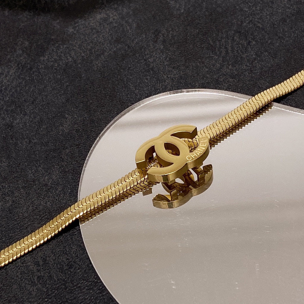 18K  Chanel Gold Chain Choker Necklace