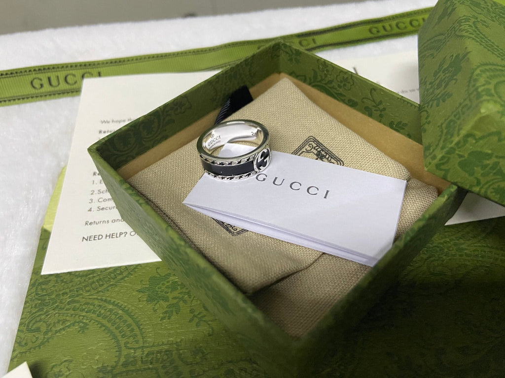 Double Gucci Interlocking Gucci Black Enamel Ring