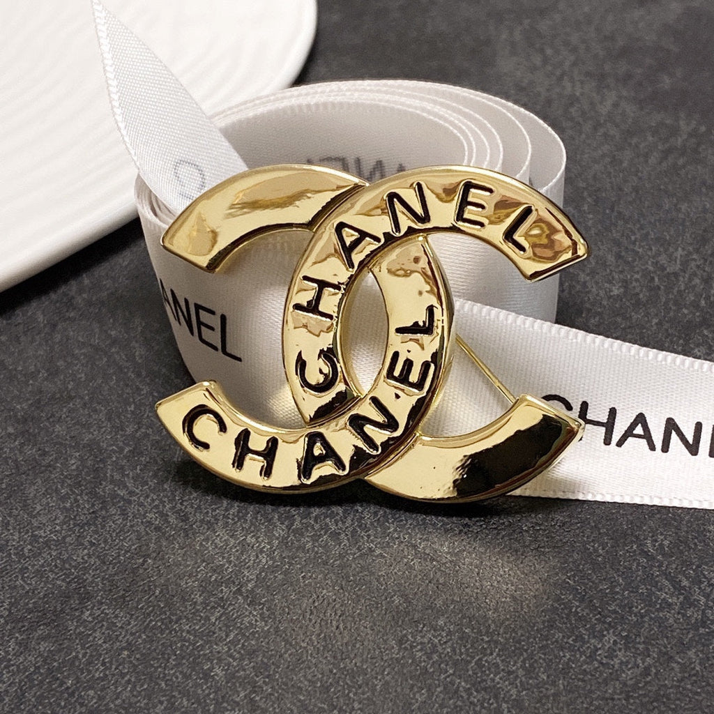 18K  Chanel Script Brooch