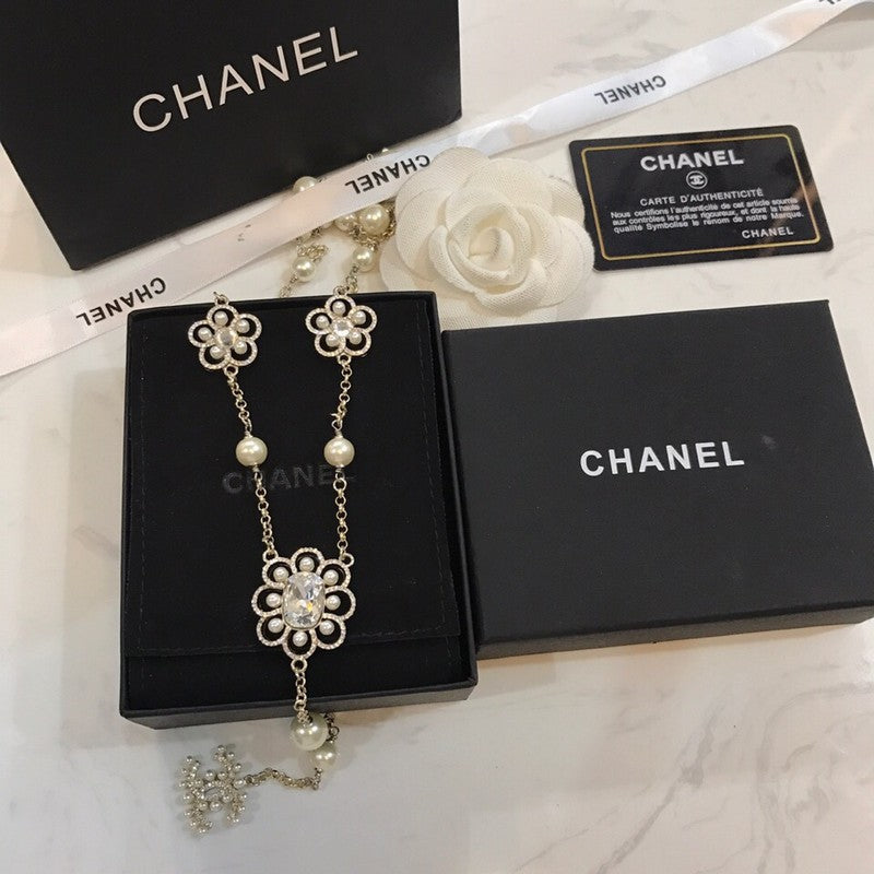 18K  Chanel Flowers Pearl Long Necklace
