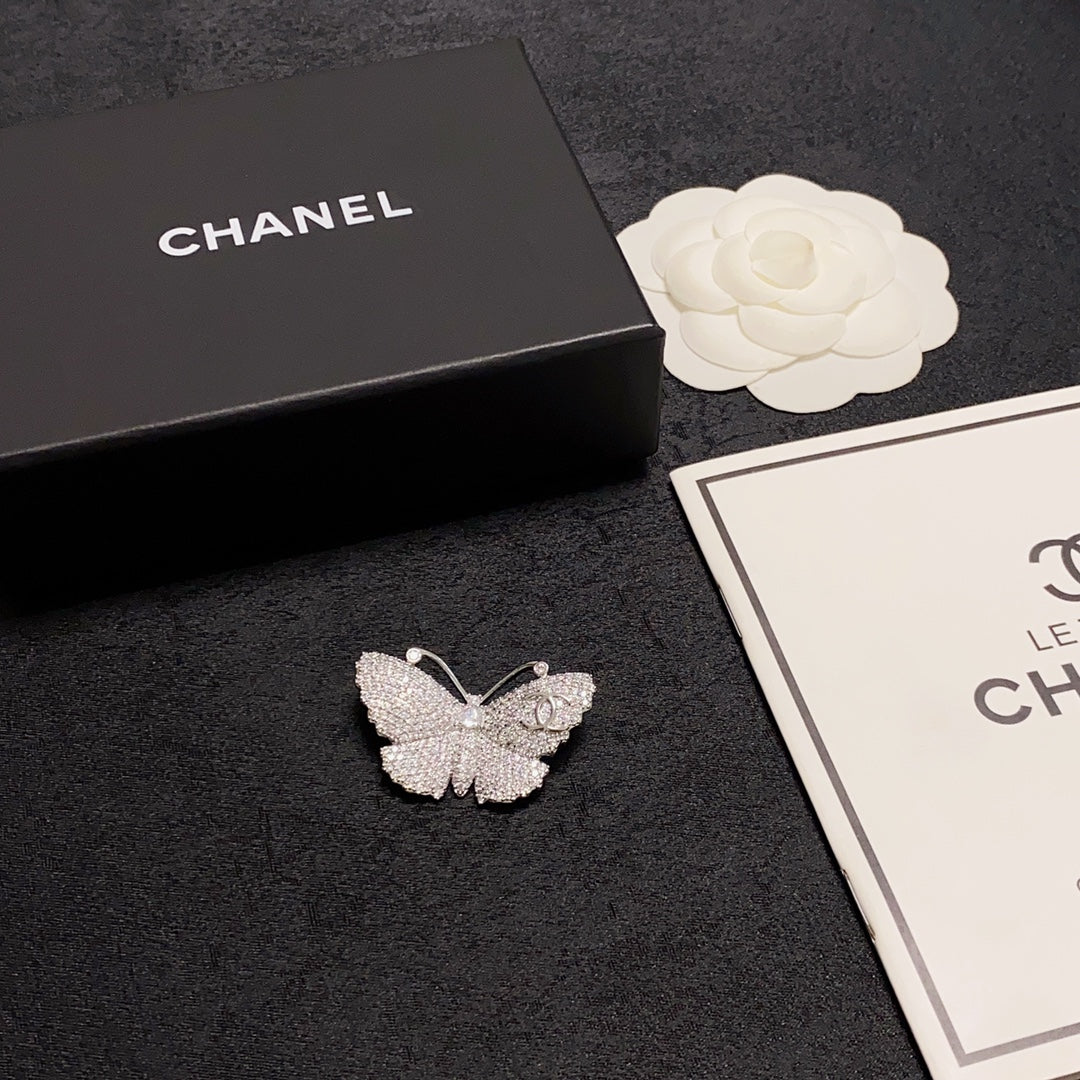 18K  Chanel Butterfly Diamonds Brooch