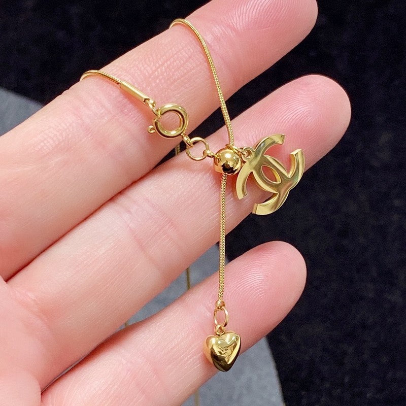 18K  Chanel Heart Pendant Gold Necklace
